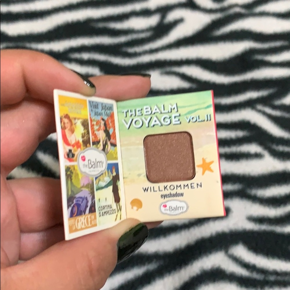 Makeup Bundle - Picture 6 of 8